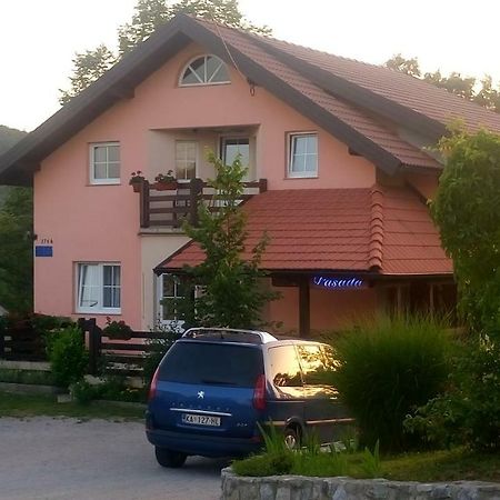 Guest House Pasada Слуни Екстериор снимка