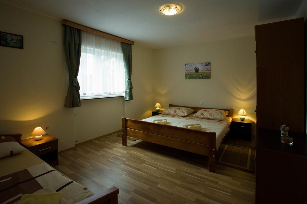 Guest House Pasada Слуни Стая снимка